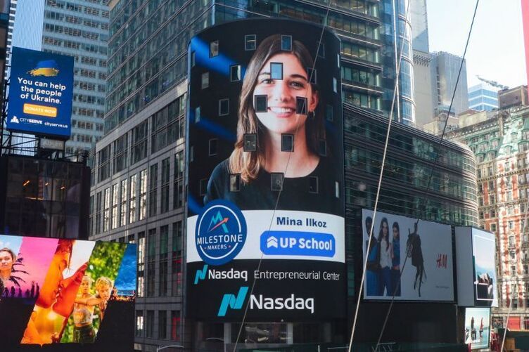 Destekleğimiz Girişim Up School, Times Square Meyda’nında! 